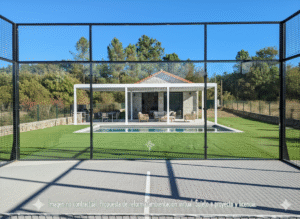 exterior piscina y padél
